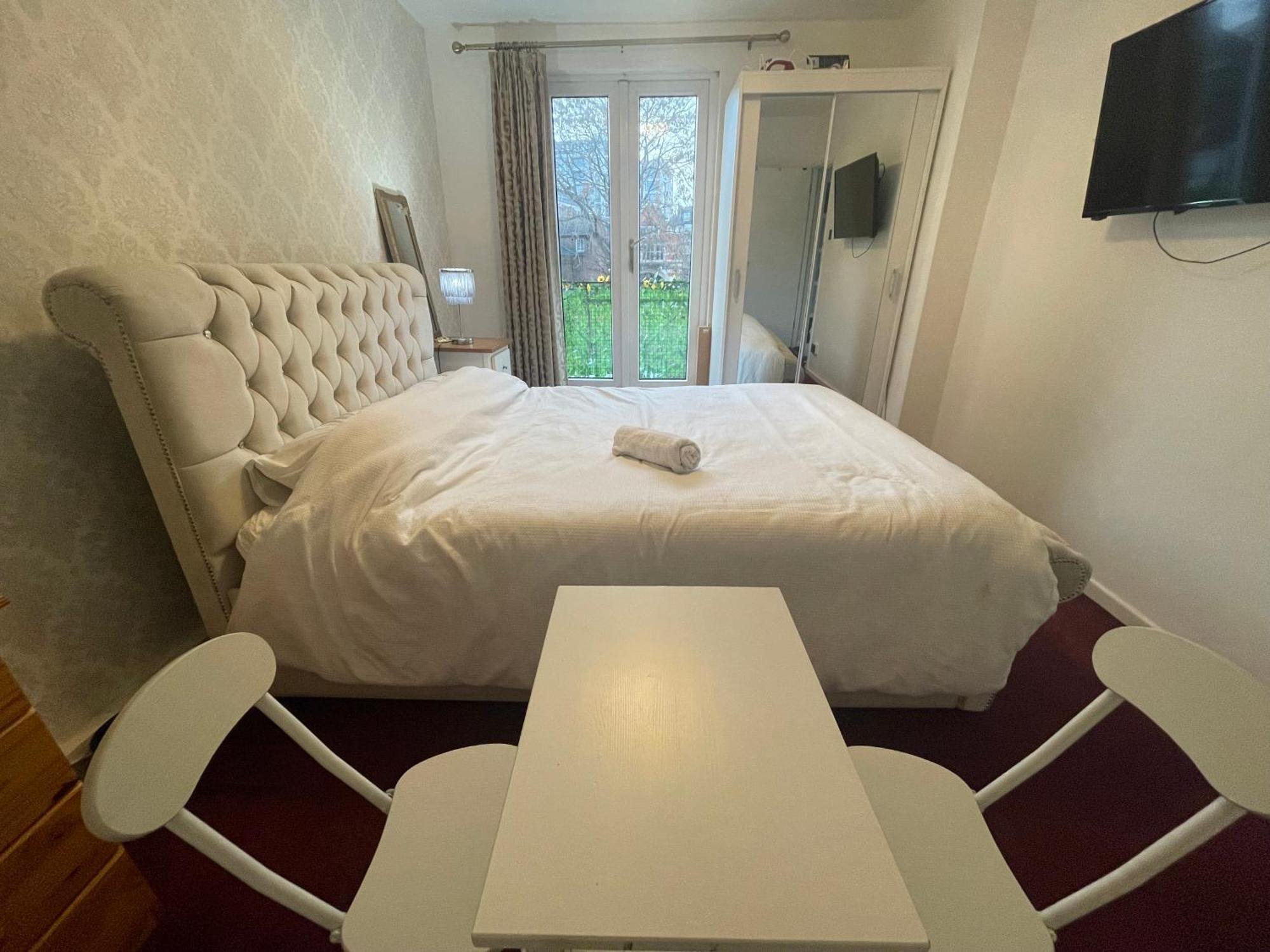 Room With Kitchen In Central Londen Buitenkant foto